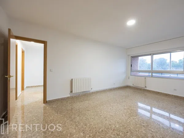 Piso en avenida de Arqueros