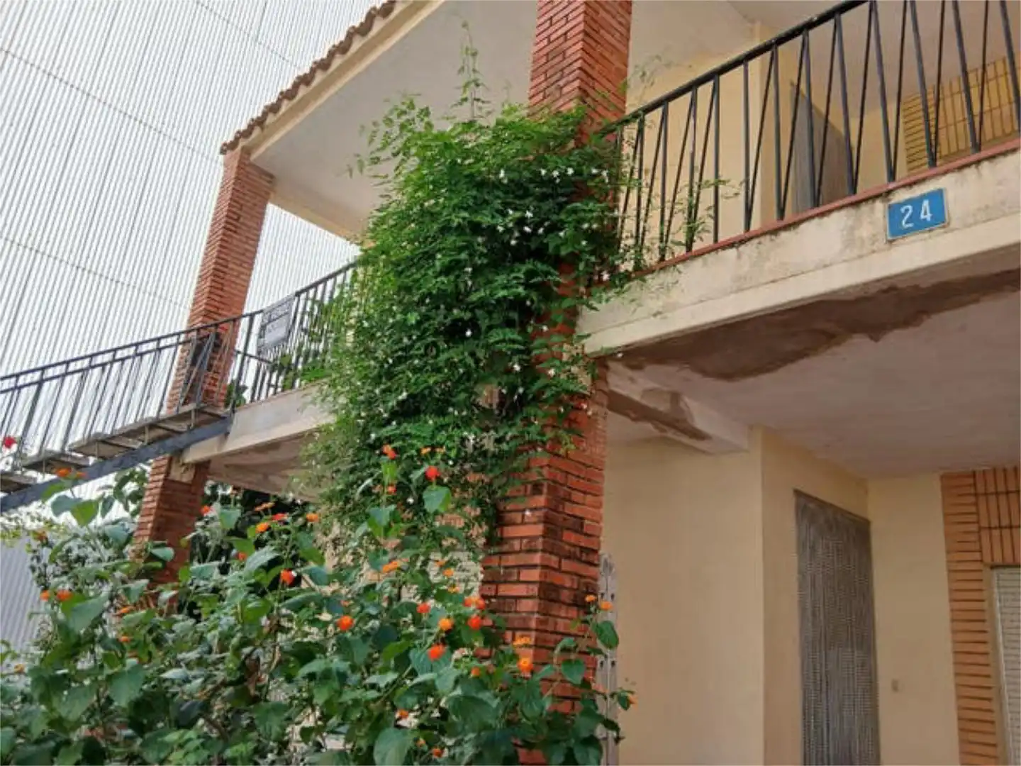 Casa adosada en Calle Pizarro - Foto 3