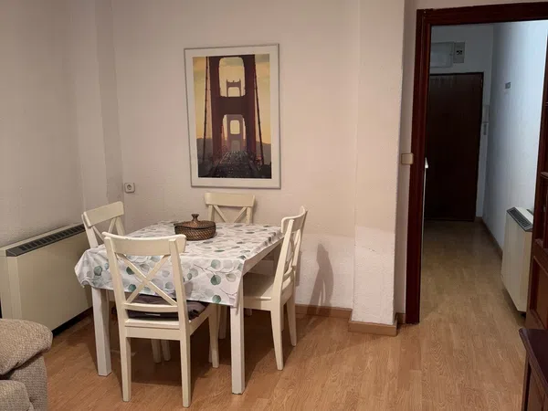 Piso en Reyes Católicos - Foto 3