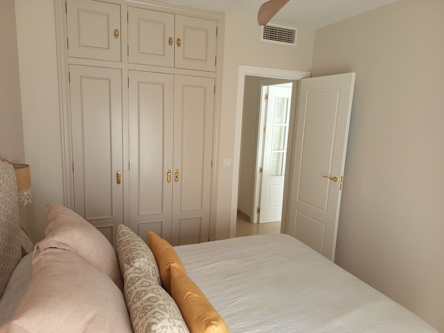 Piso en calle Escultor Freila Guevara, 14 - Foto 2