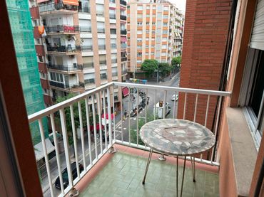 Piso en  Avinguda de Ramón y Cajal 58 - Foto 1
