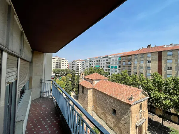 Piso en Avenida de Villamayor, 2, Carmelitas - Foto 1