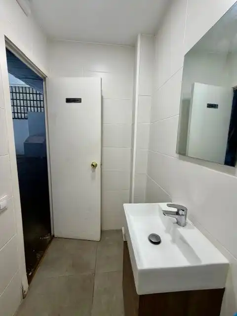 Local comercial en L'Hospitalet de Llobregat - Foto 7