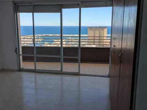 Estudio en calle Poeta Vila y Blanco, 4