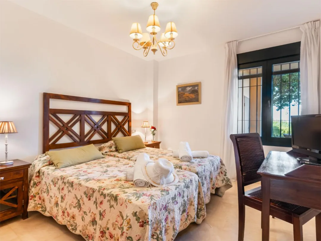 Casa adosada en  Calle Teodosio 12 - Foto 6