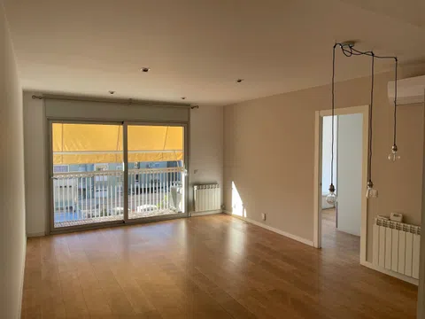 Piso en calle de Calàbria, 255