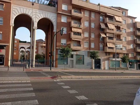 Piso en avenida del Aeropuerto, 32