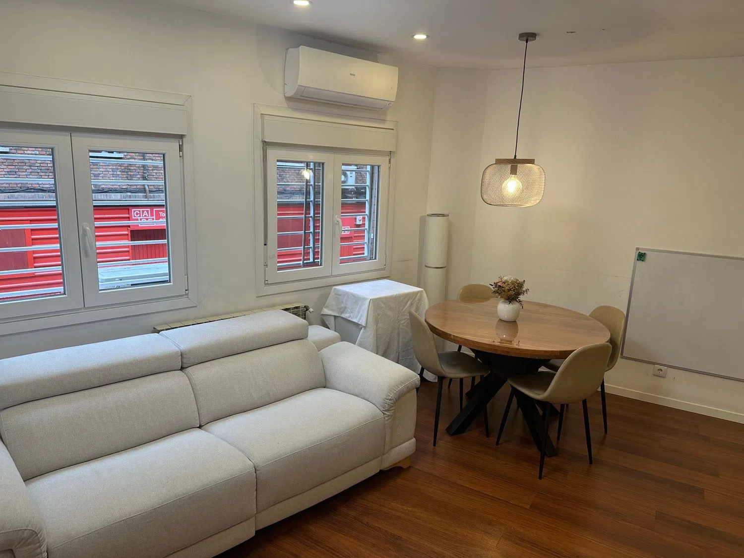 Piso en calle de Juan Pradillo, 19 - Foto 1