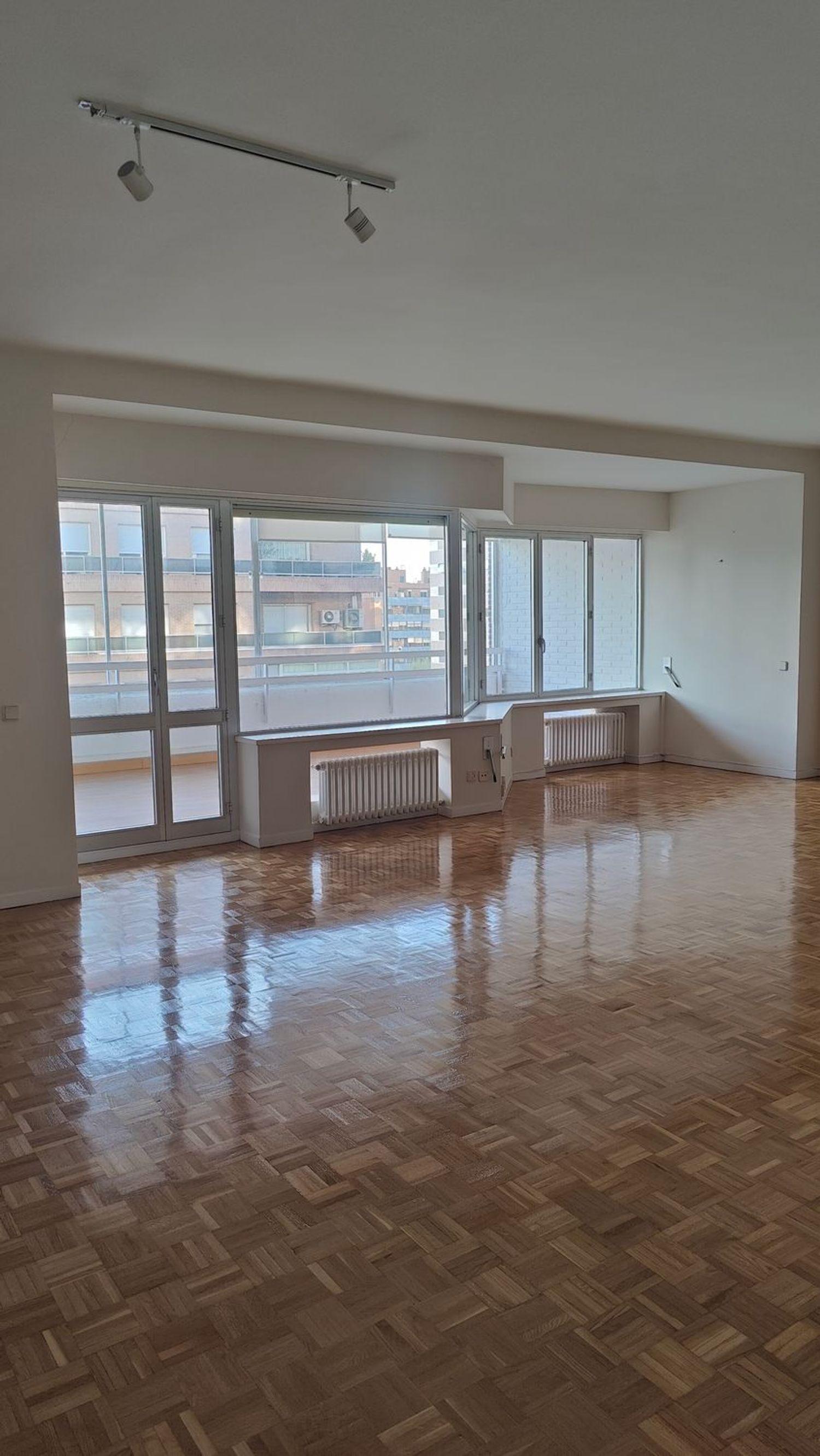 Piso en calle Capitán Haya, 35 - Foto 4