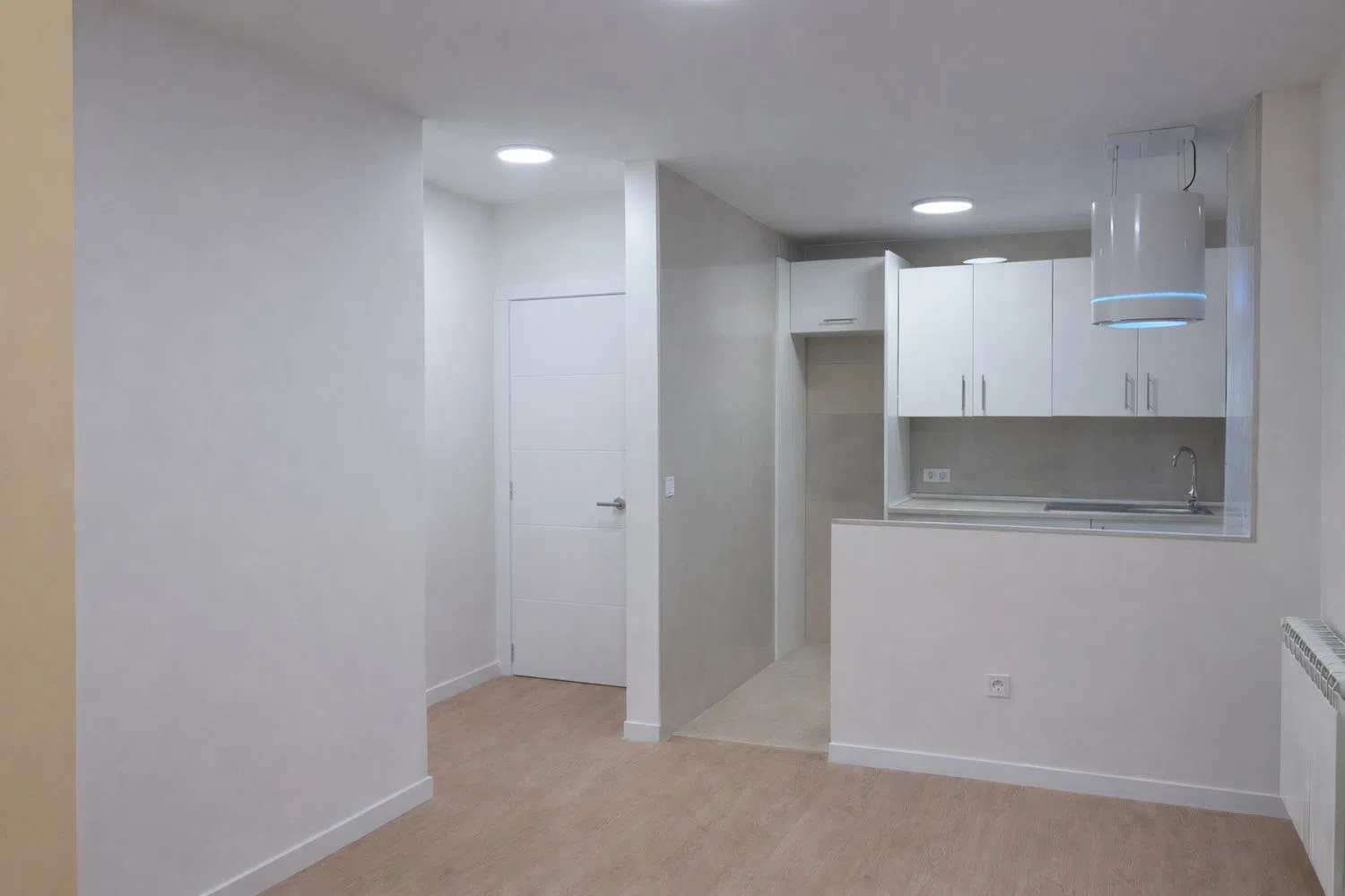 Piso en calle Helena de Troya, 23 - Foto 1