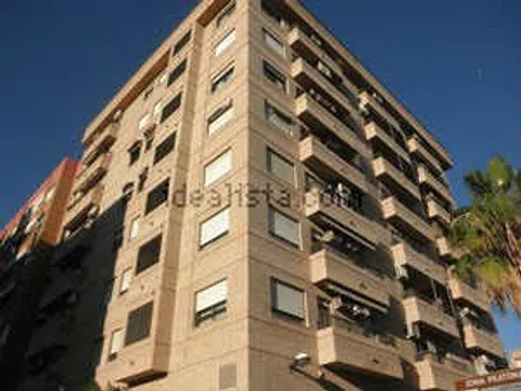 Piso en calle Rafael Company, 10