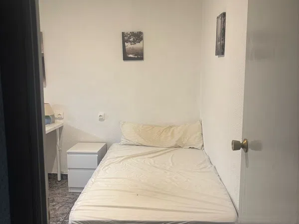 Piso en calle Cronista Diego Rodriguez de Almela, 5