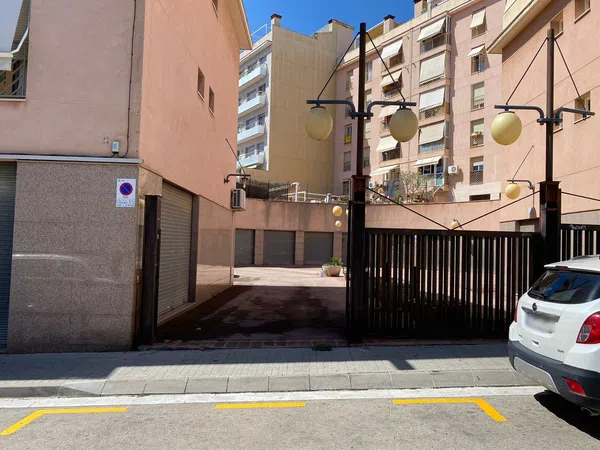 Piso en Calle d'Emili Cabañes, 17 - Foto 1