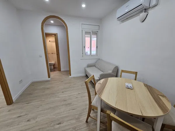 Piso en calle d'Alpens, 70