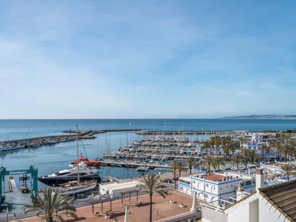 Piso en avenida del Puerto, 11