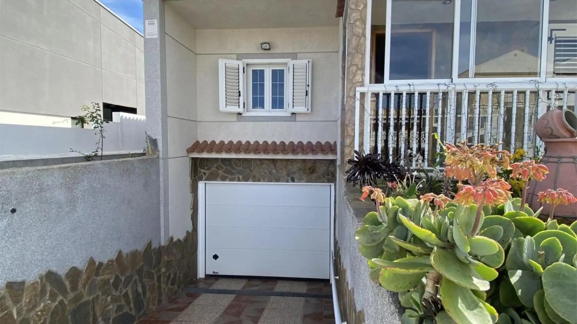 Chalet en  Avenida de la Democracia 39 - Foto 8