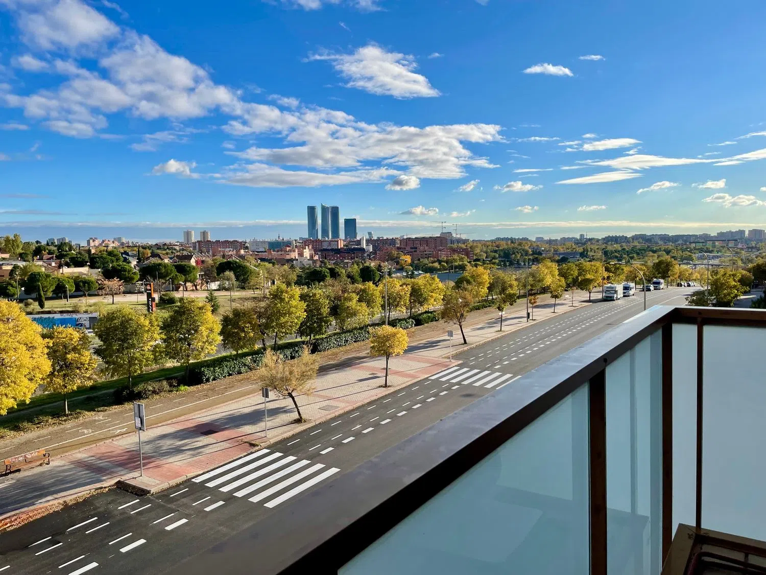 Piso en calle de los Monasterios de Suso y Yuso, 67 - Foto 3