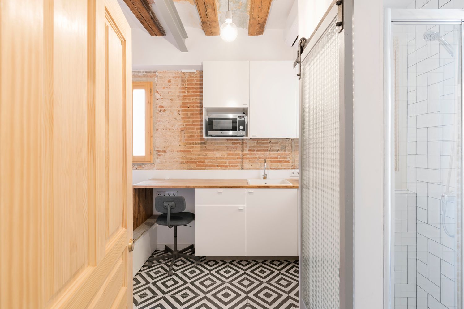 Estudio en calle de la Reina Amàlia, 27 - Foto 2