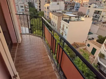 Piso en  Carrer d'Antich 40 - Foto 3