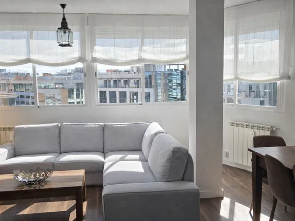 Piso en calle de Oña, 25