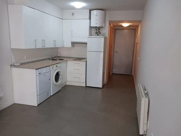 Estudio en calle de Puente la Reina, 39 - Foto 1