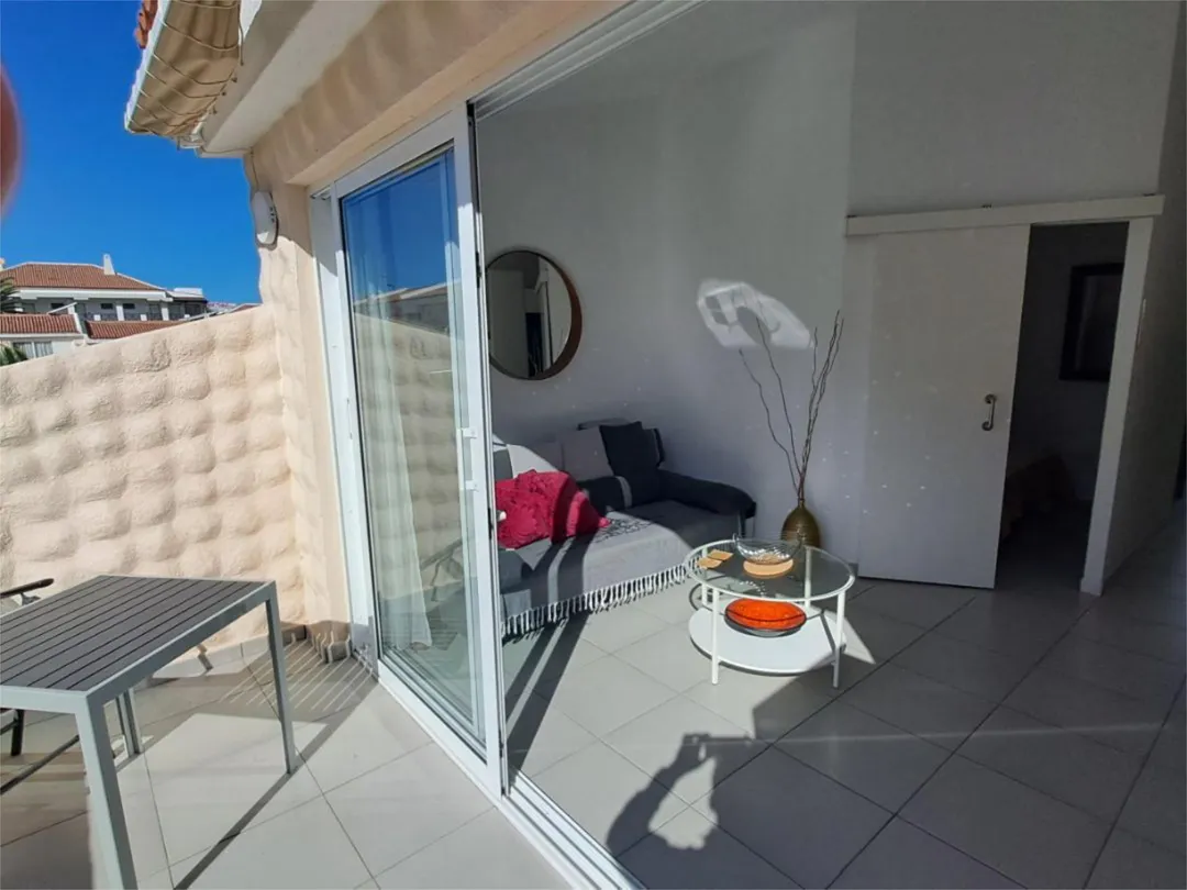 Piso en  Avenida Arquitecto Gómez Cuesta 7 - Foto 2