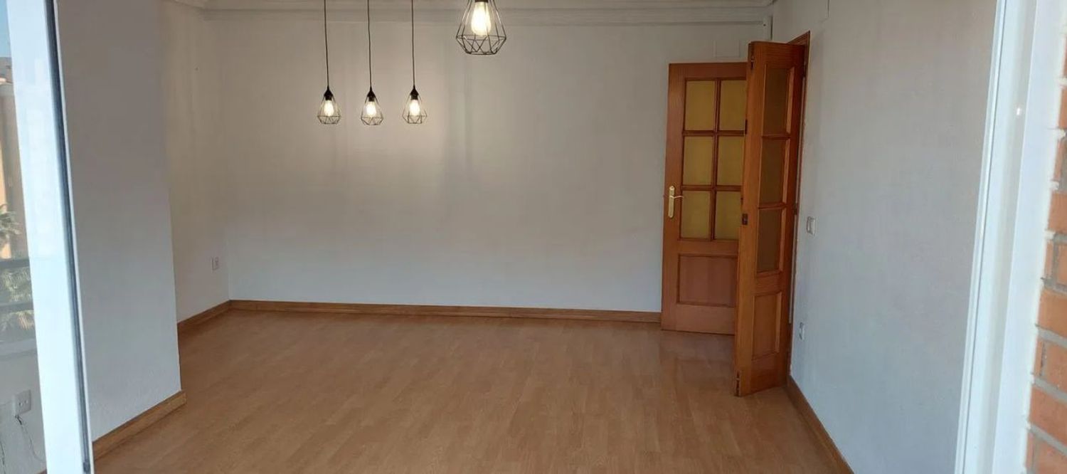 Piso en avenida Esportista Miriam Blasco, 1 - Foto 1