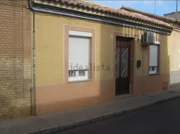 Casa adosada en  Calle Villalar 10 - Foto 1
