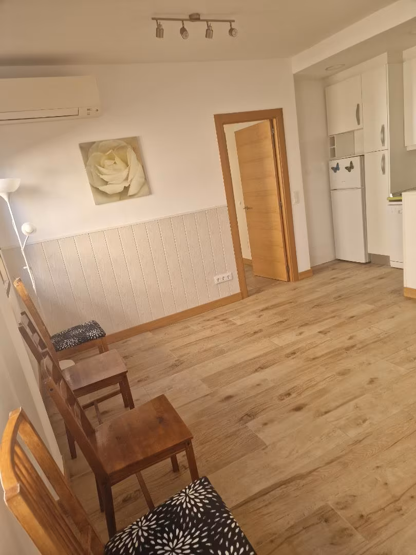 Estudio en  Calle Valeria 4