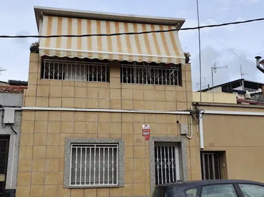 Casa adosada en  Carrer de Monteixo 52 - Foto 1