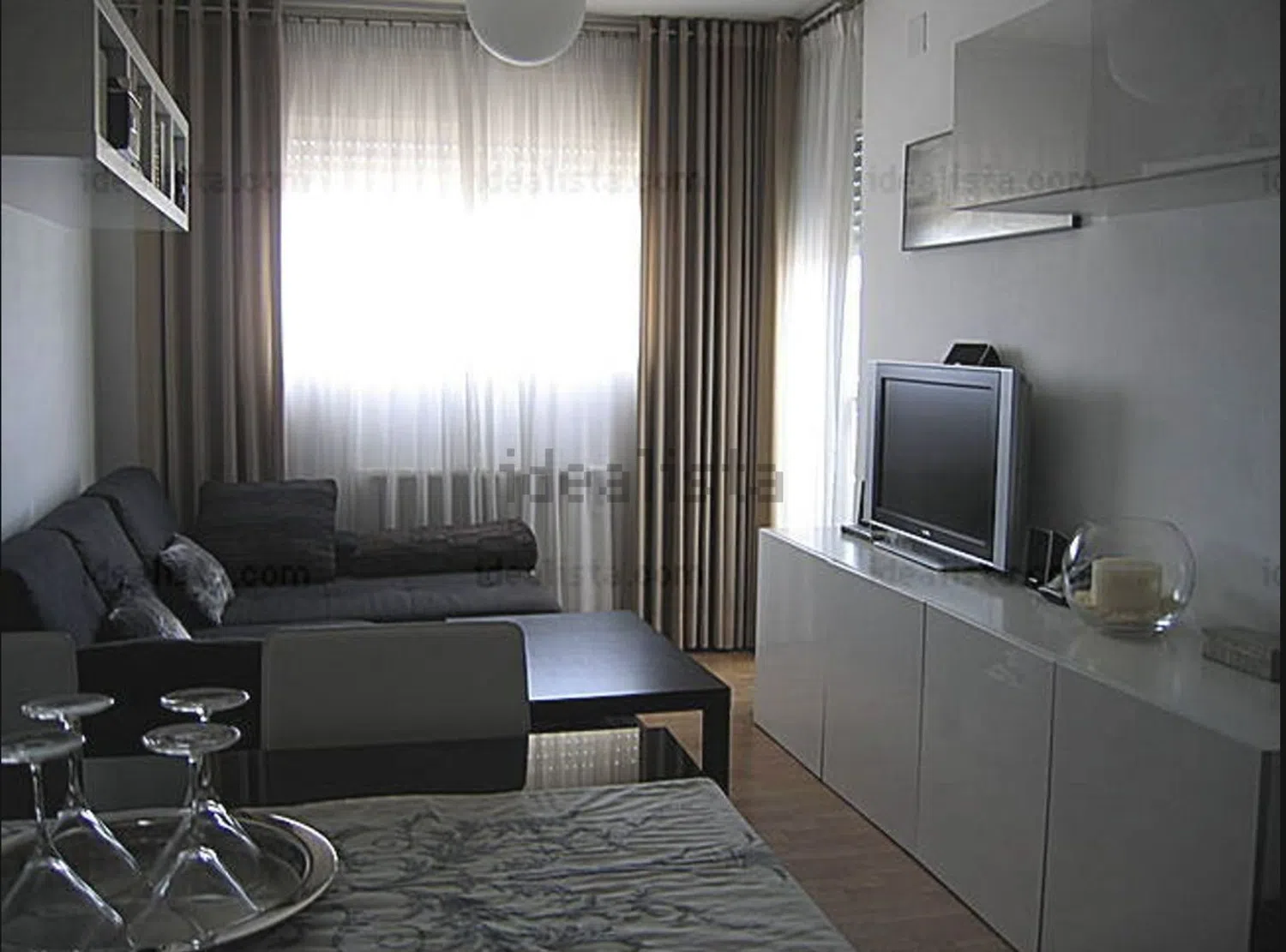 Estudio en plaza del País Valencià, 3 - Foto 1