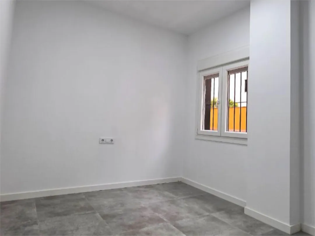 Piso en  Calle Melchor Gallegos 1 - Foto 3