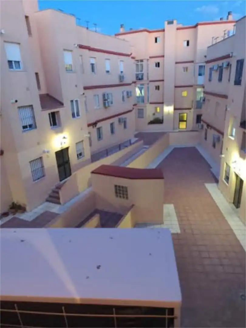 Piso en Zona Cantely,  avda - Foto 4