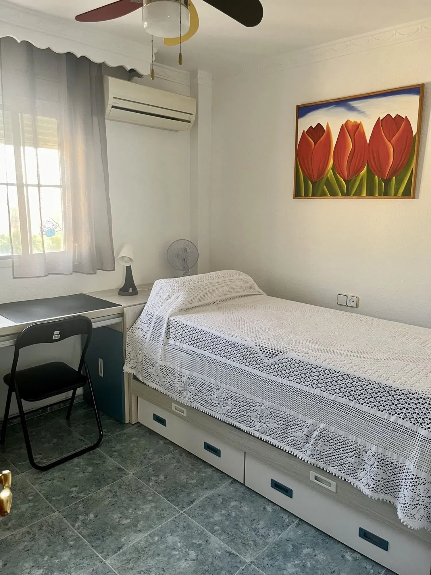 Piso en Barrio Los Guindos - Parque Mediterráneo - Santa Paula - Foto 4