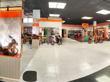 Local comercial en  Avenida Arias de Velasco 28 - Foto 3