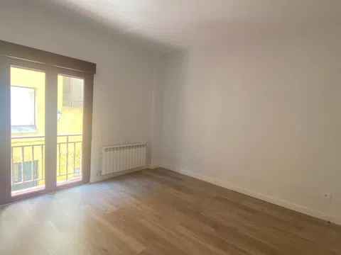 Piso en calle de San Hermenegildo, 16