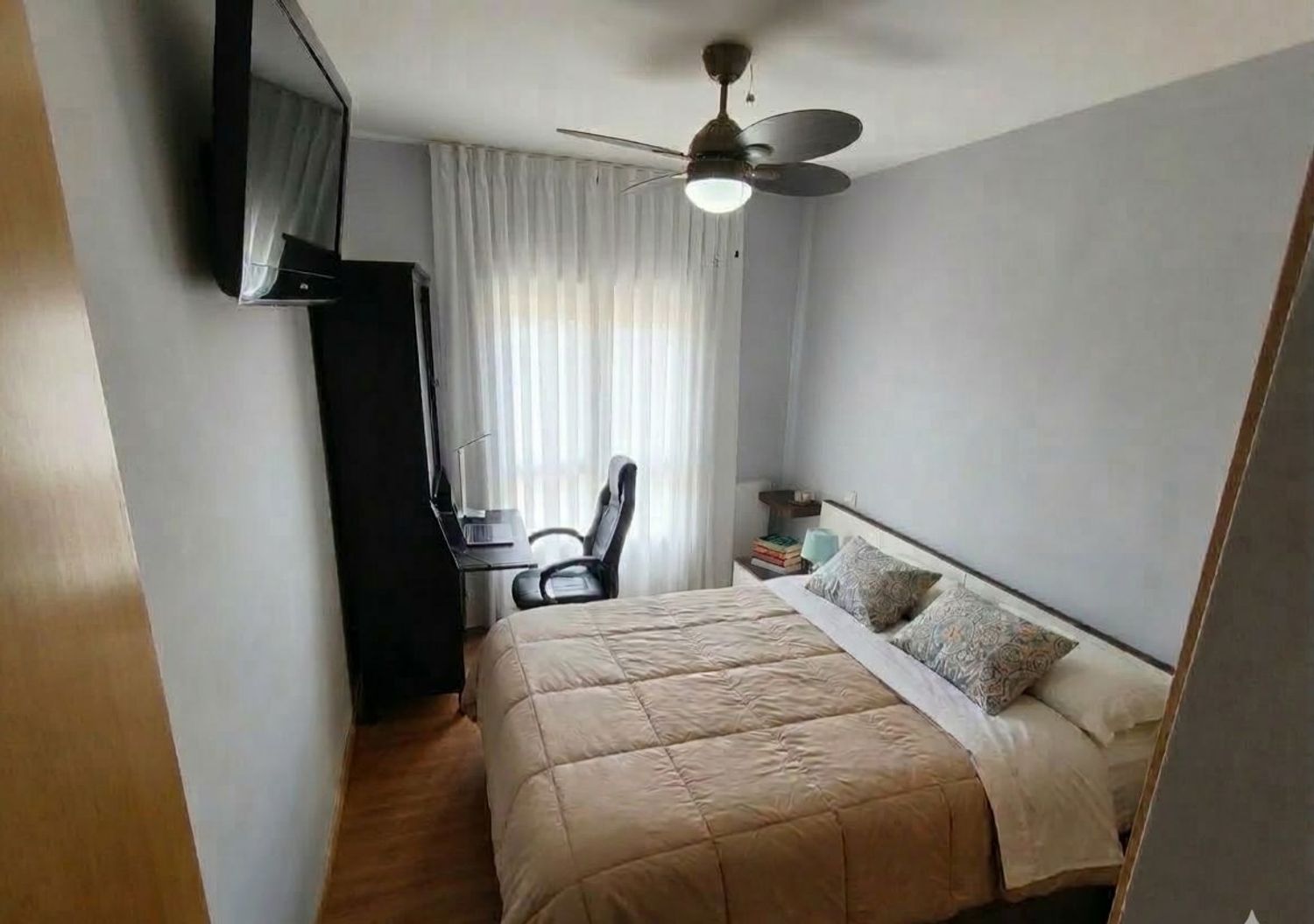 Piso en calle de Hermenegildo Bielsa, 11 X - Foto 3