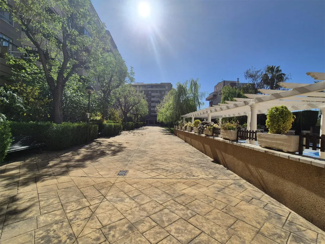 Piso en  Calle Albondón 9 - Foto 25