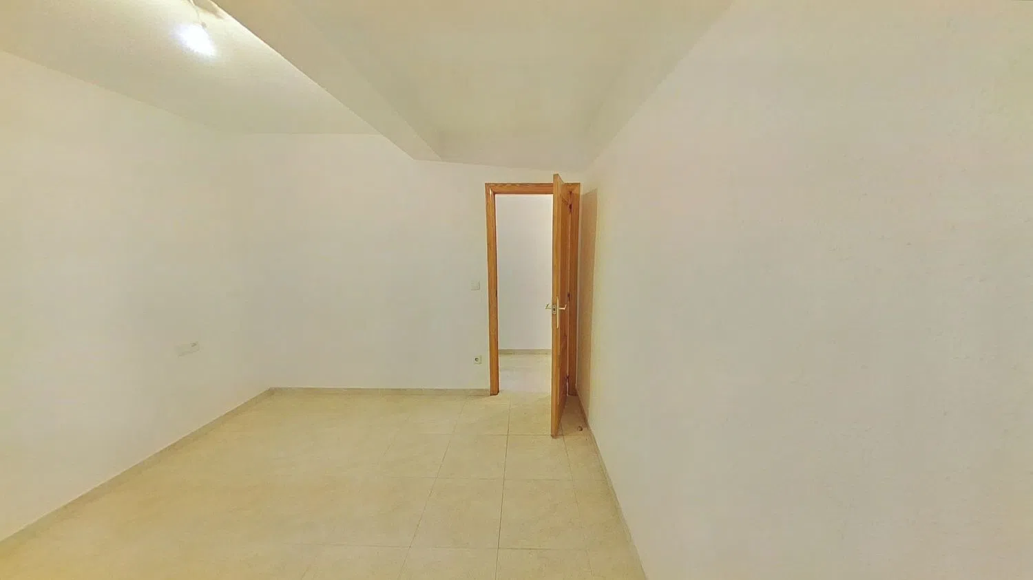 Piso en Barrio Torrefiel - Foto 8