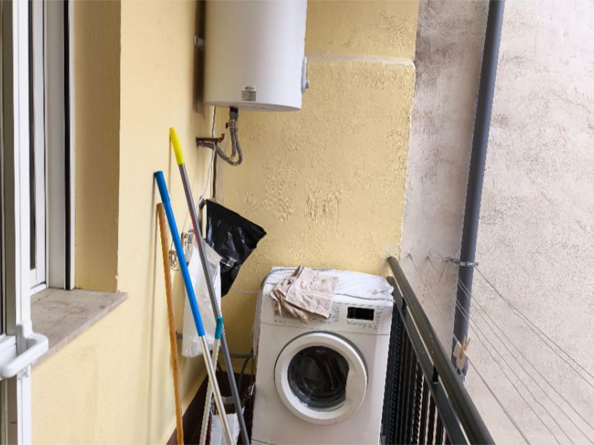 Piso en  Calle Tres Cruces 32 - Foto 5