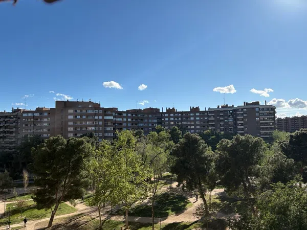 Piso en avenida de Cesáreo Alierta, 42 - Foto 1
