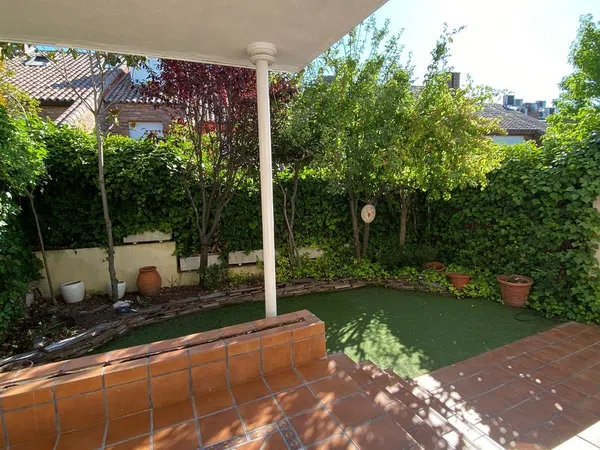 Chalet adosado en El Soto de la Moraleja - Foto 2