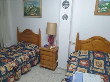 Chalet en casco urbano - Foto 6