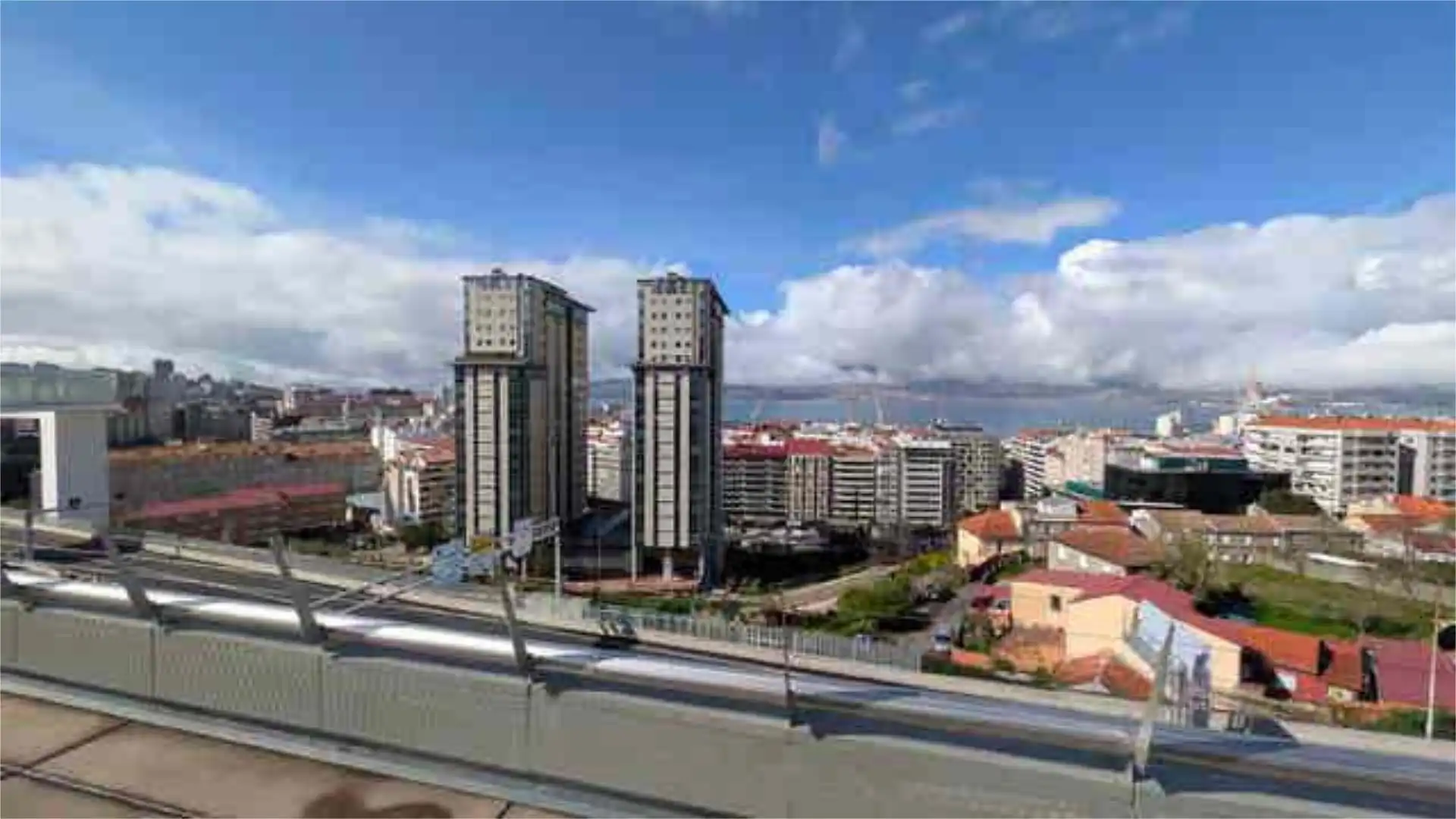 Chalet en García Barbón - Foto 1