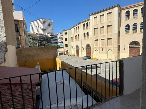 Piso en plaza del Hospital Viejo, 16
