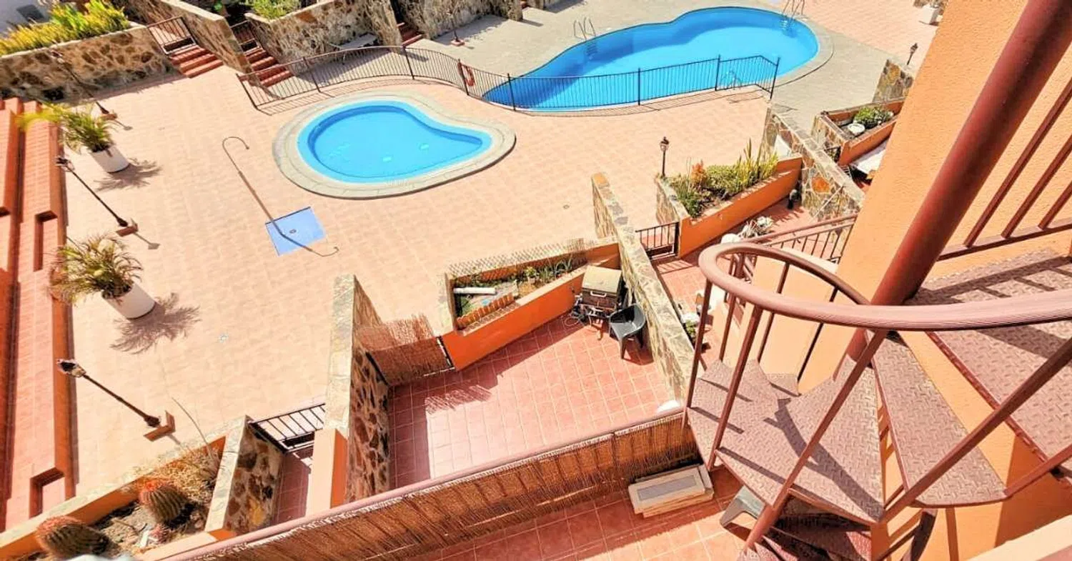 Chalet adosado en Barrio Playa del Duque - Foto 2