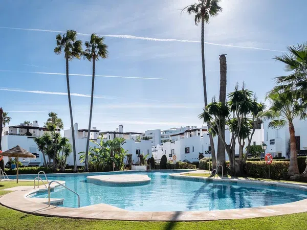 Chalet adosado en avenida las Mimosas, 51 -162 - Foto 2