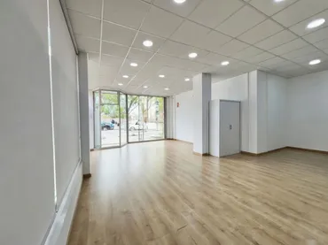Local comercial en  Carrer SARAJEVO - Foto 1