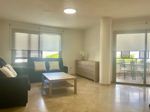 Piso en avenida Reyes Católicos, 4