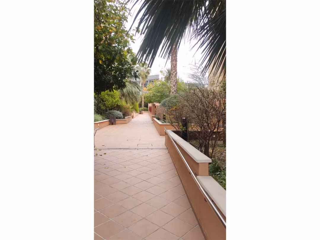 Piso en  Avenida de Maracena 190 - Foto 3